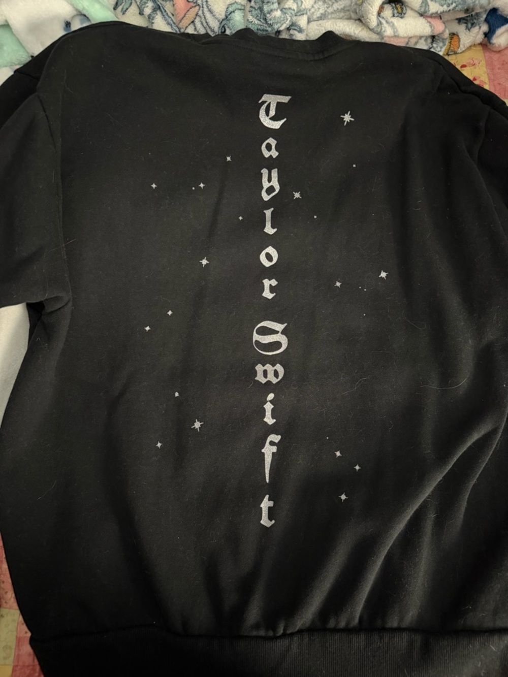 Taylor Swift Reputation Crewneck - Picture 4 of 4